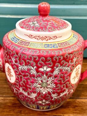 Vintage Jingezhen “Mun Shou” Famille Rose Pink Porcelain Teapot